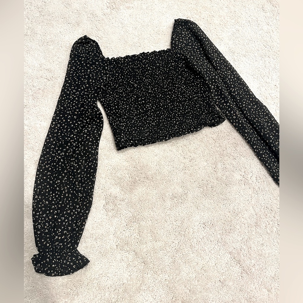 Dainty floral long-sleeved top